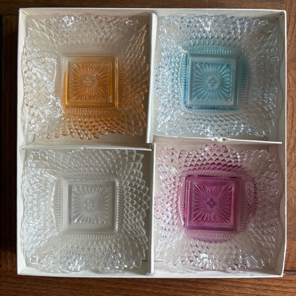 Vintage 60’s Federal Glass Square Scalloped Ashtray Candy Nut Dishes Set Of Four